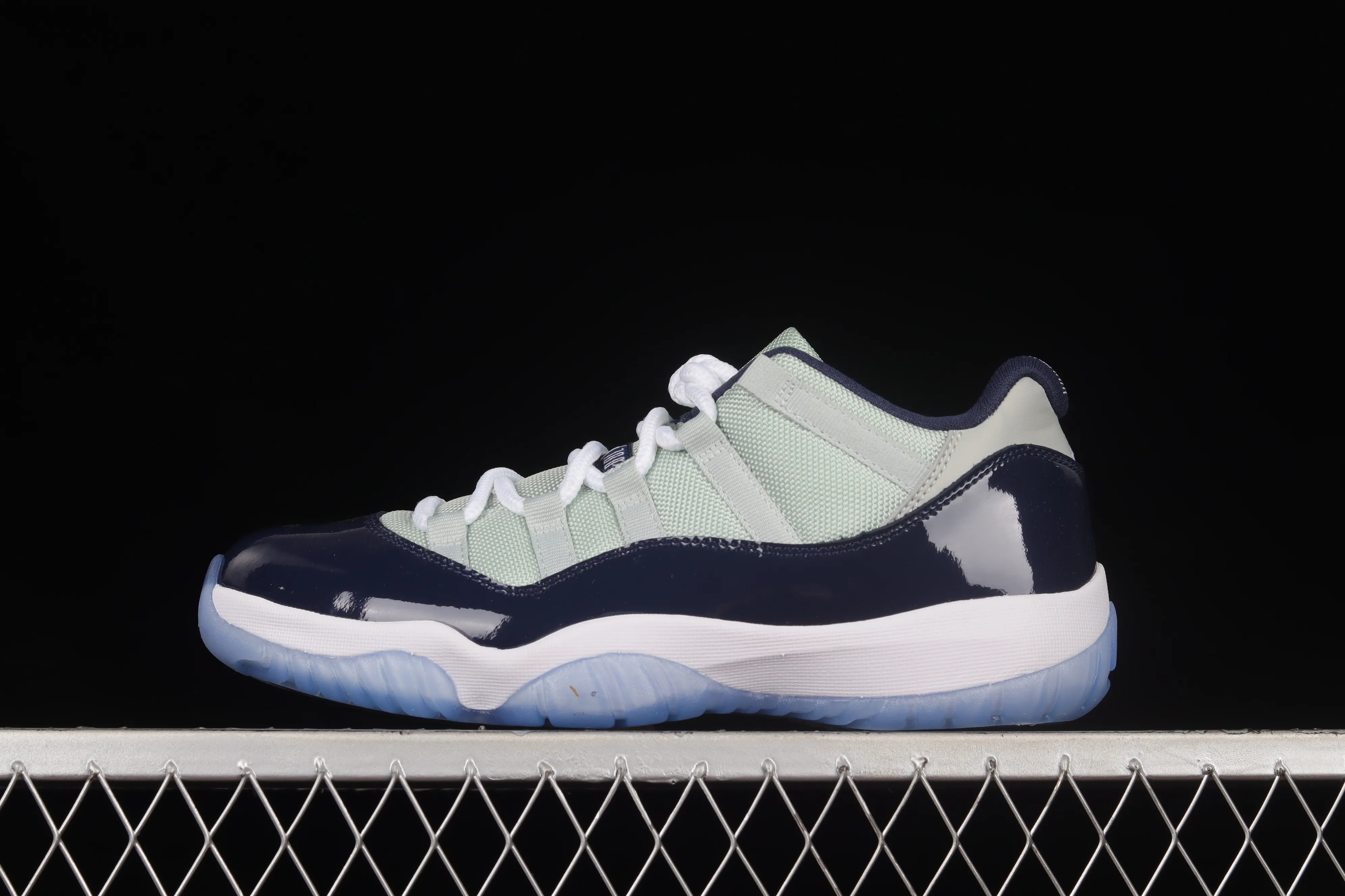All categories Air Jordan Jordan series basketball shoes Air Jordan 11 F version Air Jordan 11 Retro Low AJ11 navy low top layer genuine standard genuine carbon sports culture basketball shoes 528895-007